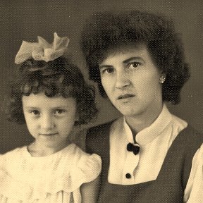 Фотография "моё далёкое кудрявое детство - с мамой во Фрунзе, 1961 год"