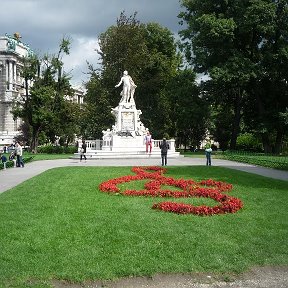 Фотография "Мы когда-нибудь станем проще смотреть на вещи... Мы когда-нибудь станем легче... Сердцами чище. Мир когда-нибудь осознает ...важны не вещи,  а тепло наших рук и умение просто слышать..."