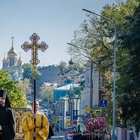 Фотография "6 сентября,Крестный Ход в честь праздника Перенесения мощей Святителя Петра,покровителя Москвы"