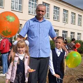 Фотография "1 сентября с внуками первоклассниками"