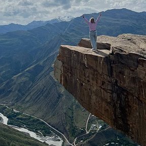 Фотография "Да да... Это я там блондинка в голубых джинсах и фиолетовой водолазке.... 🔥🔥🔥... И пусть весь мир подождёт... "