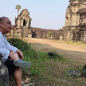 Фотография "В древнем храме Ангкор ват  есть о чем подумать....(камбоджа2020)"