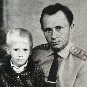 Фотография "Тархановы 1969 год мне 5 лет , папе 47"
