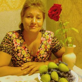 Фотография "Дача, дары природы, инжир и виноград,. Севастополь 2007год."