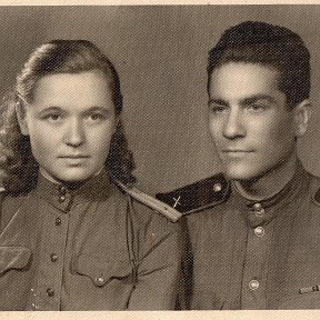 Фотография "Мои дорогие родители!!! г.Львов 1946 год."