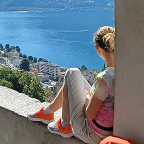Фотография "Озеро Lago Maggiore. Разделяет Швейцарию и Италию. Июнь- 2022 г."