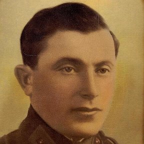 Фотография "Это фото моего деда Григория, офицера РККА, погибшего в Великой Отечественной войне... Вечная память..."