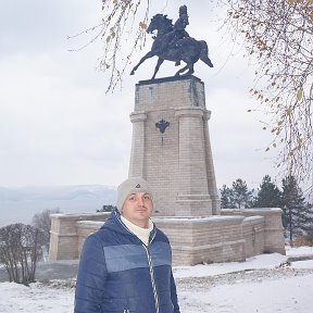 Фотография "Памятник Татищеву
Тольятти
Конная статуя В. Н. Татищева, установленная в Тольятти на берегу реки Волги. Памятник взят под охрану постановлением Городской Думы Тольятти как объект монументального искусства, также представляющий историческую ценность."