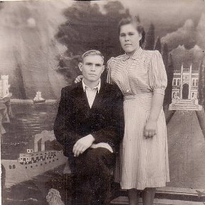 Фотография "Мама и папа, год где-то 1952-й."