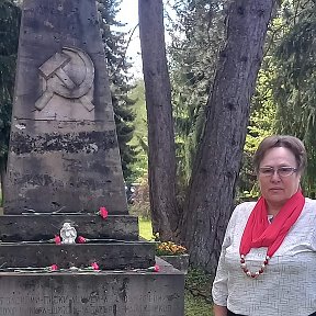 Фотография "И снова День памяти, День Скорби, День Слез,
День Боли, День Крови День Отцов и Дедов,
День Дыма, День Пороха, День Радости и Грез...
И это все мы называем День Победы. 
Rudolstadt, 9.05.2024"