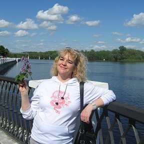 Фотография "А счастье пахнет морем...и розами в садах...Турецкою магнолией, черешней на губах...А счастье пахнет мятой...ромашкой на лугу...Пурпурными закатами...всем тем что я ЛЮБЛЮ...)))"