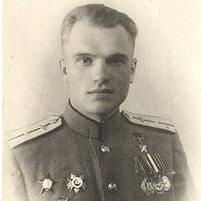 Фотография "Старший лейтенант Ревков И.И. Май 1945 года"