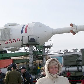 Фотография "Гагаринский старт....установка ракеты."