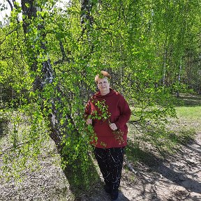 Фотография "С согревающим душу теплом,
С южным ветром и ясной погодой,
Майский день постучался в мой дом
И остался на долгие годы."