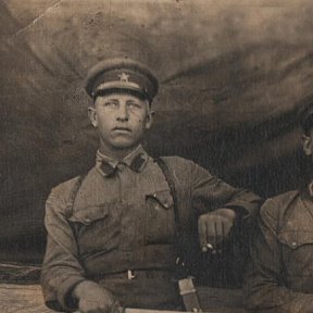 Фотография "Кондратенко Пётр Акимович(слева)"