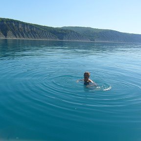 Фотография "Вода в море чистая и теплая, все на юг!"