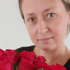 Фотография "Муж подарил вчера букет роз на 15 лет со Дня нашей Свадьбы.🌹🌹🌹"