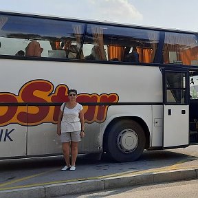 Фотография "Наш автобус и я  г. Мцхета Грузия"