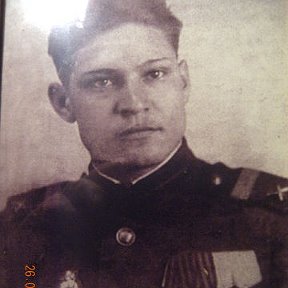Фотография "мой отец. 
командир зенитного орудия. Берлин 1945 год"