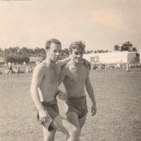 Фотография "(Колония) Перед матчем  Динамо  Киев со сборной группы  войск, находящихся на Кубе."