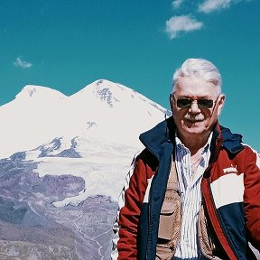 Фотография "Фото профиля. Эльбрус с вершины Чегета. "