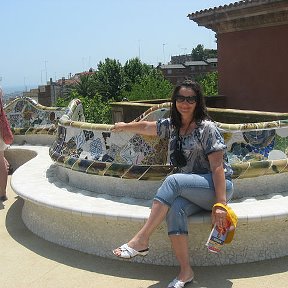 Фотография "Барселона, парк Гуэль, знаменитая мозаичная скамья))))))"