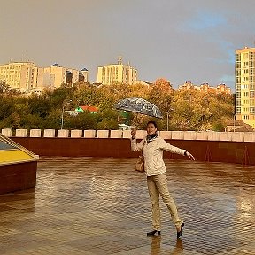 Фотография "Вот такой замечательный день вчера был в Казани )) Когда мы подошли к Театру Кукол, в небе неожиданно появилась огромная двойная радуга!)) 10.09.2015"