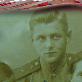 Фотография "Мой дядя - Ситников Борис Владимирович в кругу семьи.
Родился в 1922г.
Погиб в бою 18 июля 1944г."