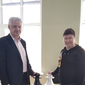 Фотография "Я с главным судьёй на соревнованиях детских, 28.03.2024 г., шахматный клуб, г. Саратоа, Ленинский район. "