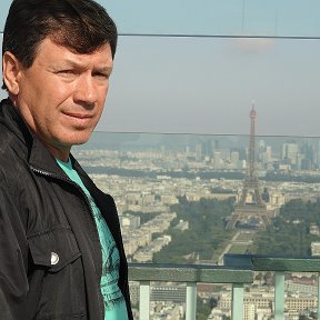 Фотография "вид на эффелеву башню с башни Монпарнас. Высота 241метр"