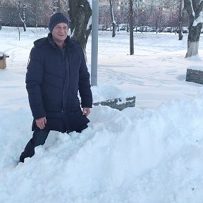 Фотография "26,12,2021 г. В Лозовой выпал снег, надеемся что до Нового года на растает."