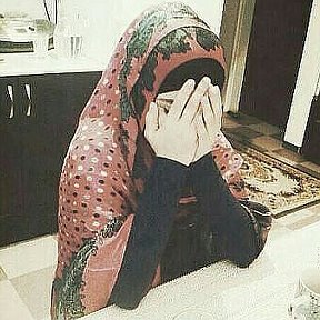 Фотография "Когда хочется плакать от обиды, ты просто вспомни что Аллах все видит и каждому воздаст."