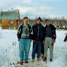 Фотография "справа краснодипломники и медалисты, слева - раздолбай :)"