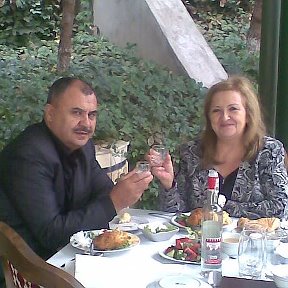 Фотография "3 октября 2011 год
Наш праздник - 35 лет,как мы встретились!))
 Ташкент, ресторан "Шаршара" (Водопад)"
