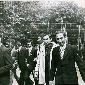 Фотография "На марше парада 1 мая 1978 года Нальчикский Электровакуумный завод"