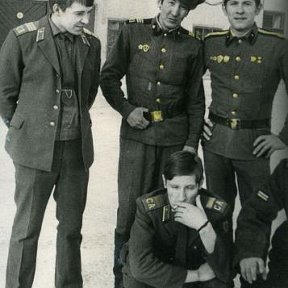 Фотография "Армейские друзья (я справа во втором ряду). в\ч 30145"