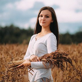 Фотосессия в пшенице