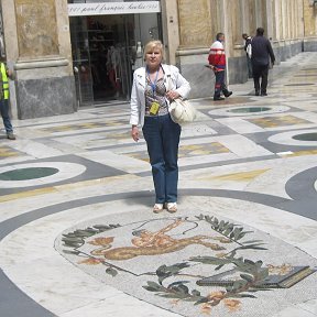 Фотография "Италия. Рим 2012 г. Задумала желание так, как стою на своем знаке зодиака."