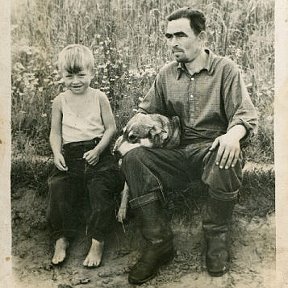 Фотография "1959 д Шмарово Я и Батя"