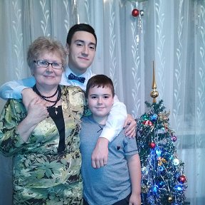 Фотография "Новый 2018 год Внуки совсем большие стали ....Алексей старший, Вадимчик  младший (дети старшего сына)"