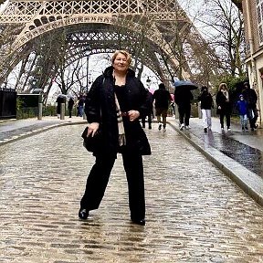 Фотография "Париж в моде ,при любой погоде )"