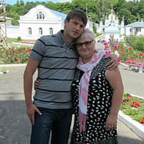 Фотография "С сынулей в Молченском монастыре г.Путивля."