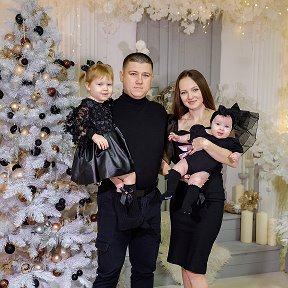 Фотография "Все начинается с семьи – и мир тоже…👨‍👩‍👧‍👧❣️🙏"