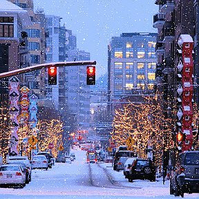 Фотография "Фигурным росчерком метели,
Холодным цветом акварели,
Прозрачно-снежной дымкой сна – 
Так начинается зима..."