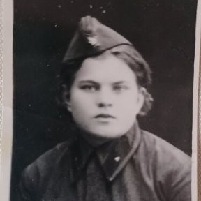 Фотография "Моя тётя - старшая мамина сестра - Диденко Раиса. Погибла в боях за освобождение Украины."