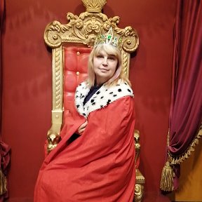 Фотография "Сижу красивая на троне, жду короля👸👑"