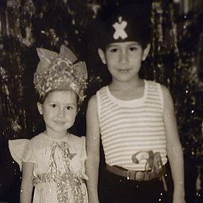 Фотография "3,5 года - 1987 год: Я с братом Юрой"