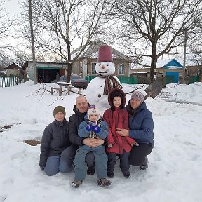 Фотография "Нашей маленькой,но самой счастливой семье сегодня кругленькие 15 лет.Спасибо,что вы есть в моей жизни!Люблю вас очень!"