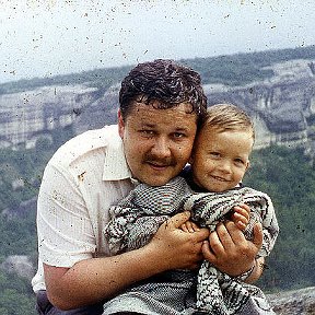 Фотография "Алёшка Бродский с папой. 1993 год."