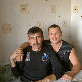 Фотография "В гостях.Казахстан----21 год спустя...Слева Коньков Александр,справа я."